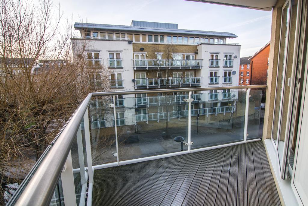 Apartment Wharf - Water Gardens Londen Kamer foto