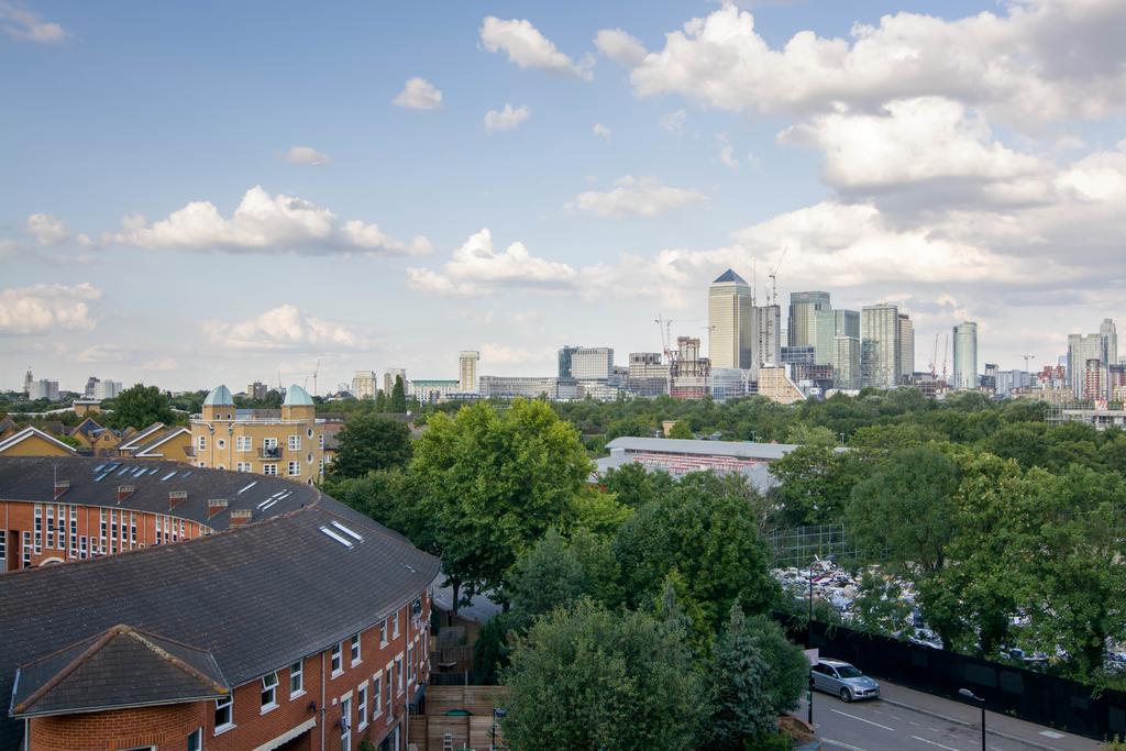 Apartment Wharf - Water Gardens Londen Kamer foto