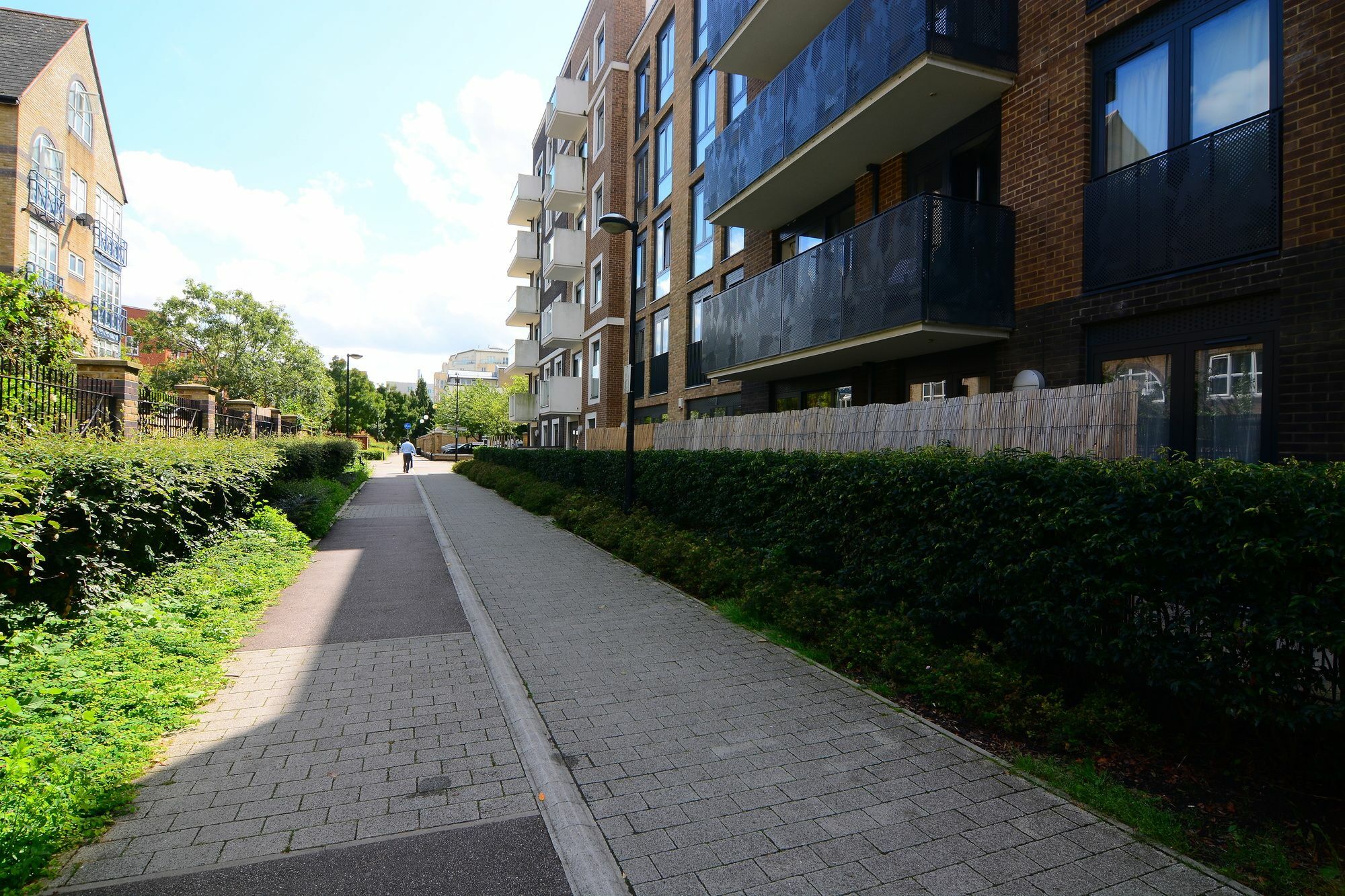 Apartment Wharf - Water Gardens Londen Buitenkant foto