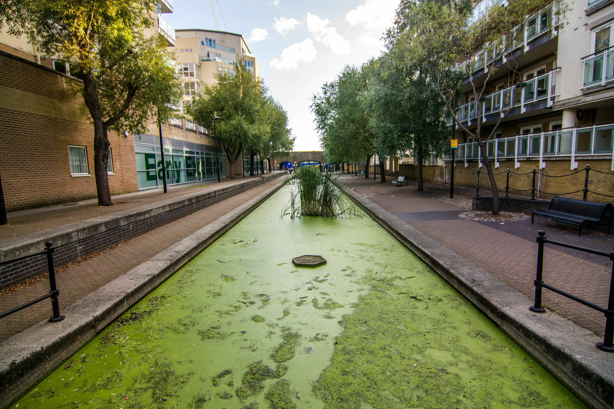 Apartment Wharf - Water Gardens Londen Buitenkant foto