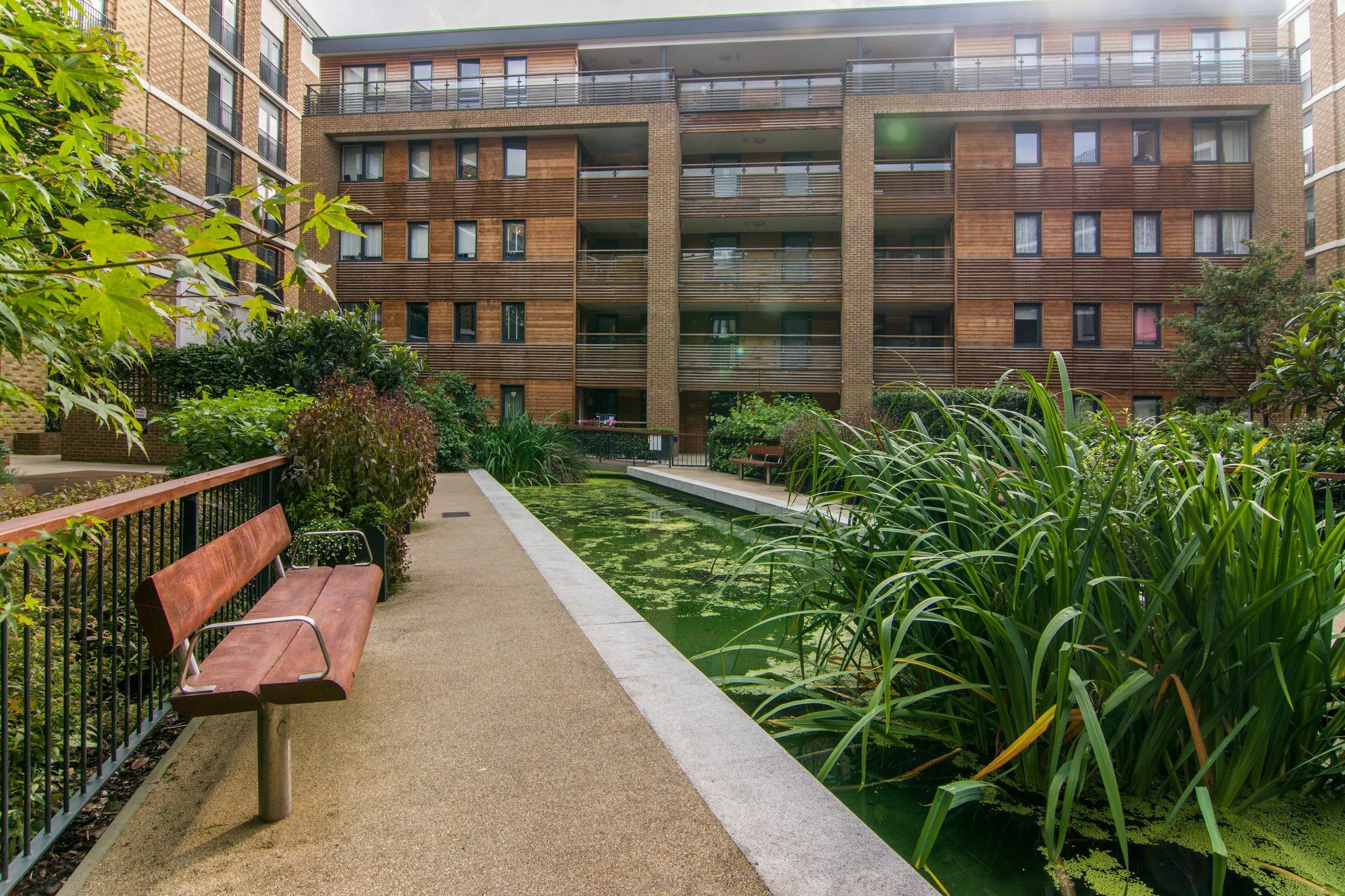 Apartment Wharf - Water Gardens Londen Buitenkant foto